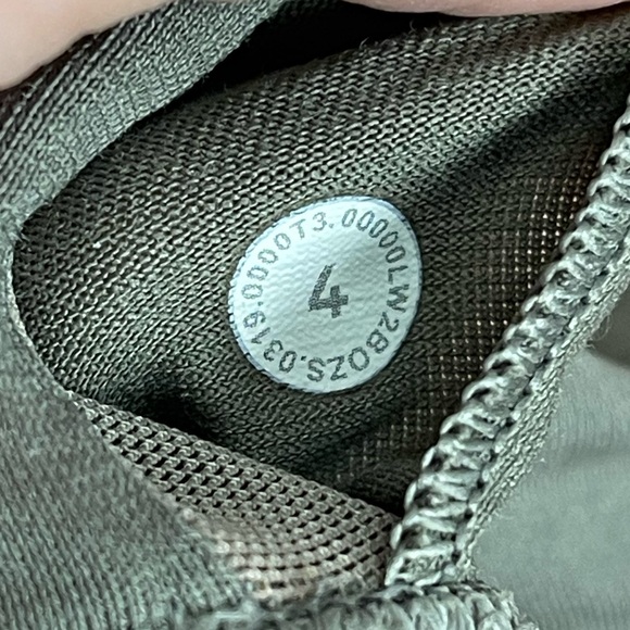 Lululemon x Ryde energy longline sports bra gray taupe color size 4 - Picture 4 of 4